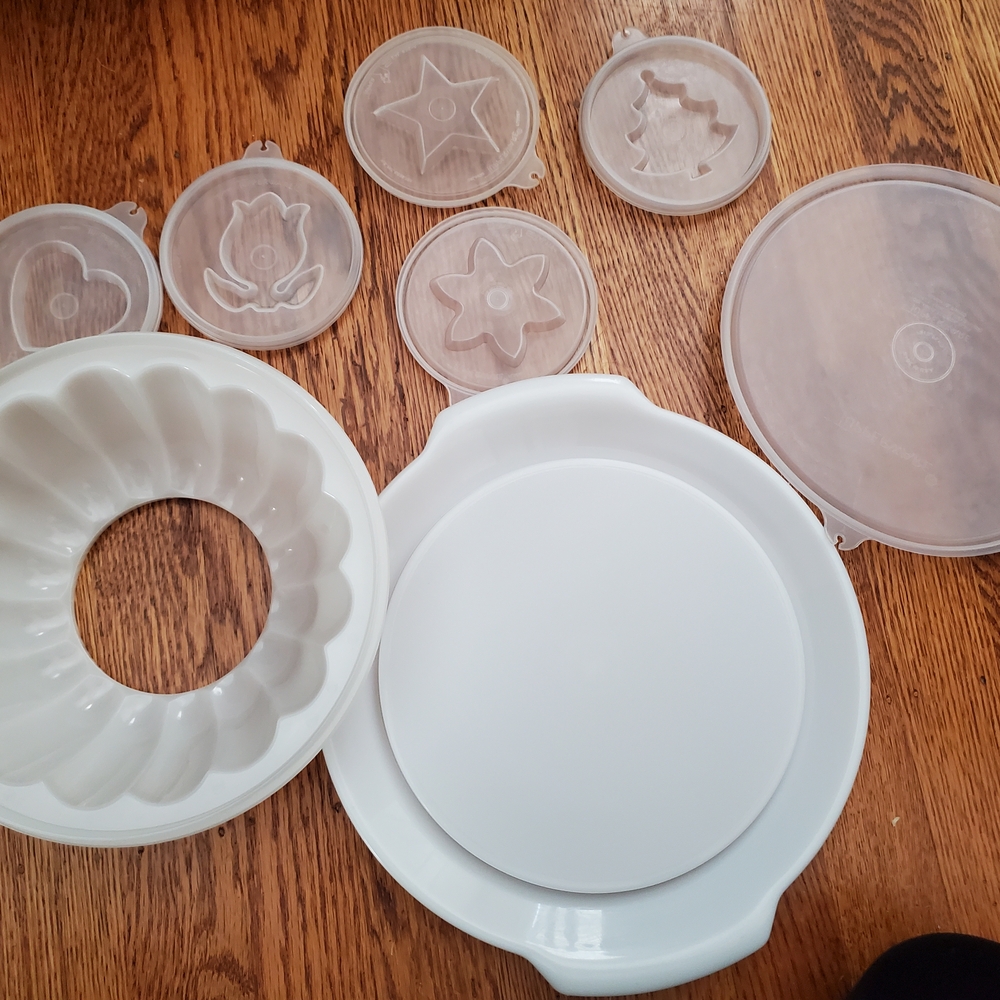 Vintage Tupperware Jell-O Mold Set